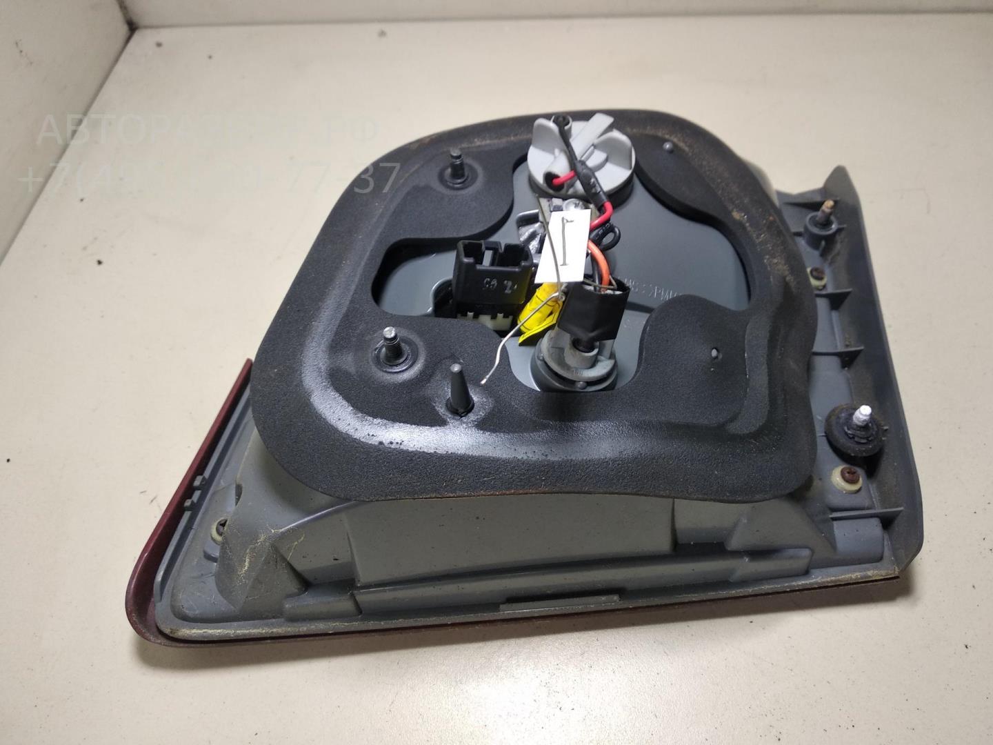 Фонарь задний внутренний левый