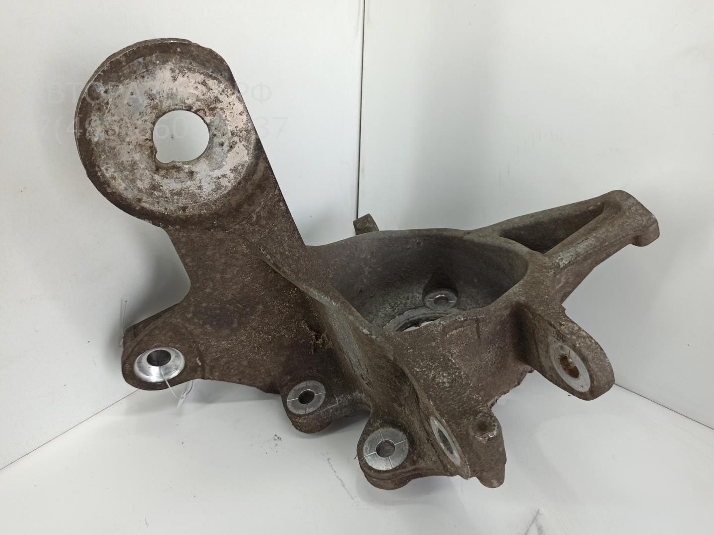 Кулак поворотный задний правый