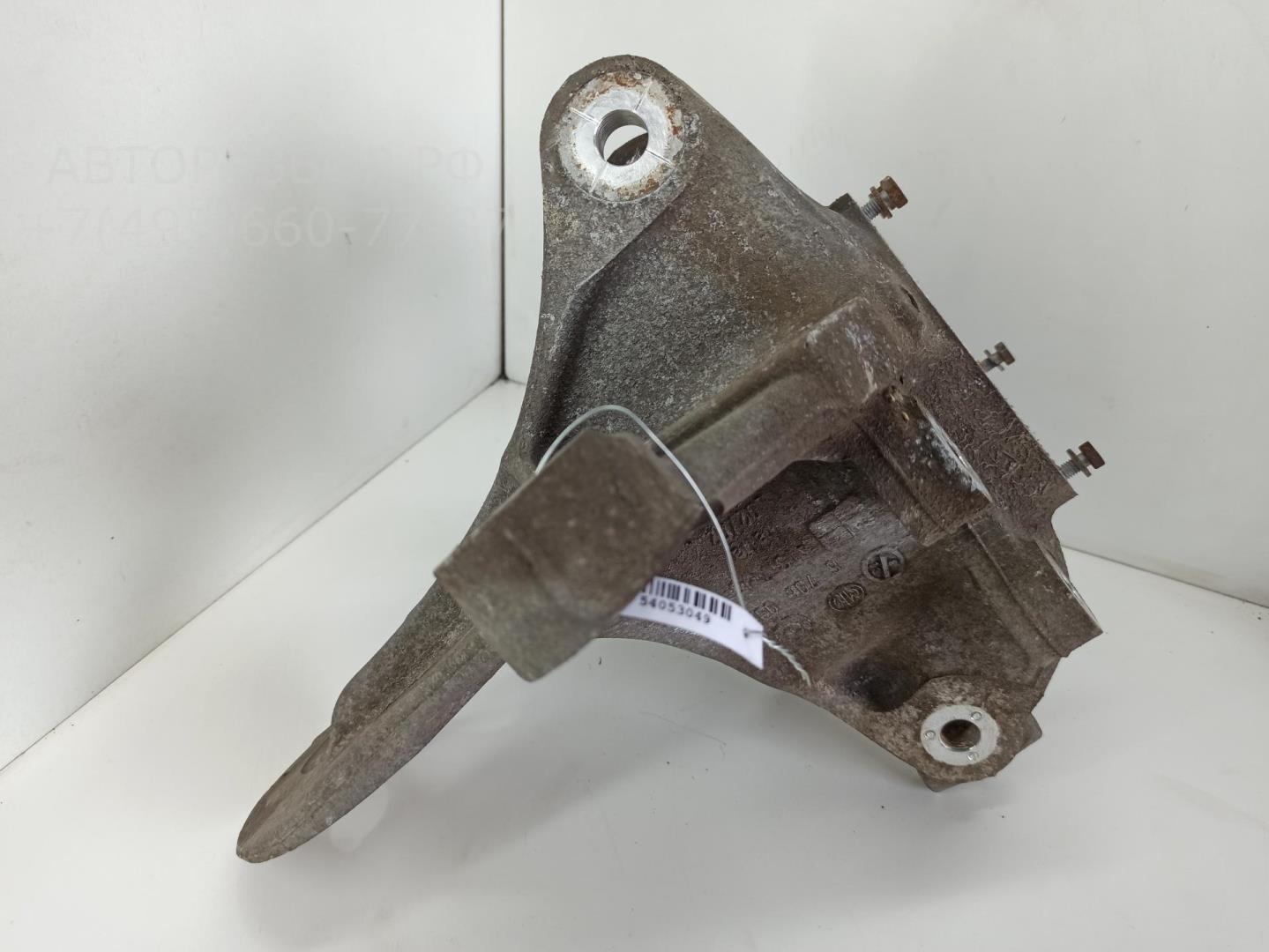 Кулак поворотный задний левый