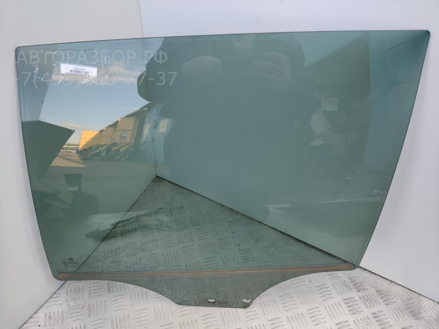 Стекло двери задней левой