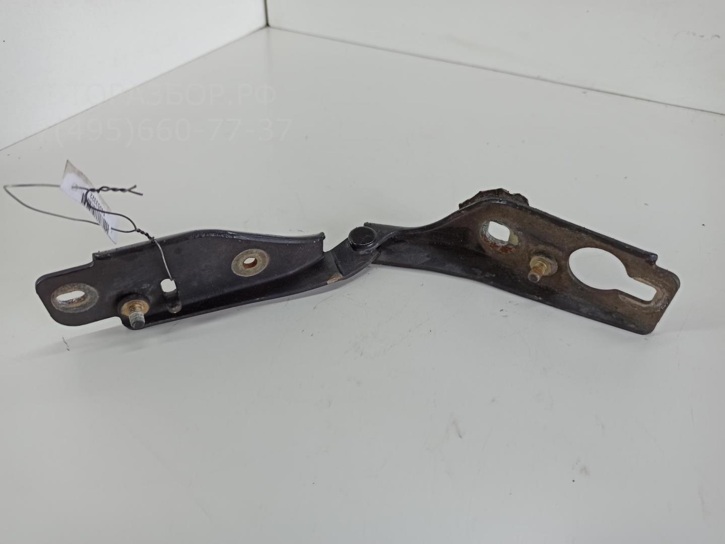 Петля капота правая