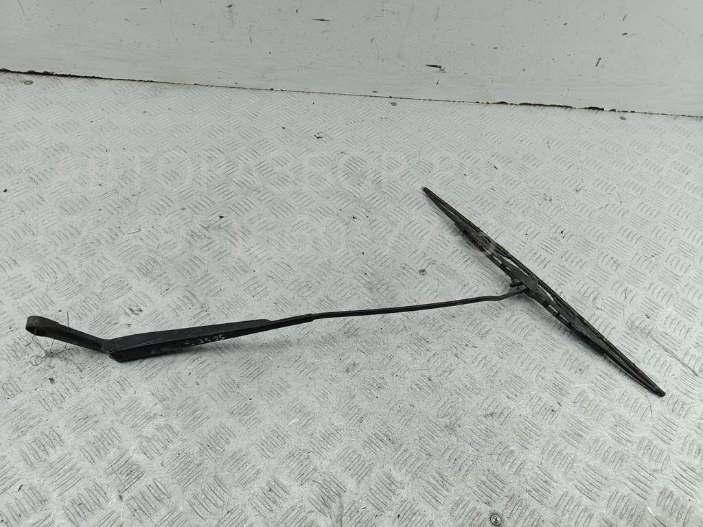 Поводок стеклоочистителя передний правый