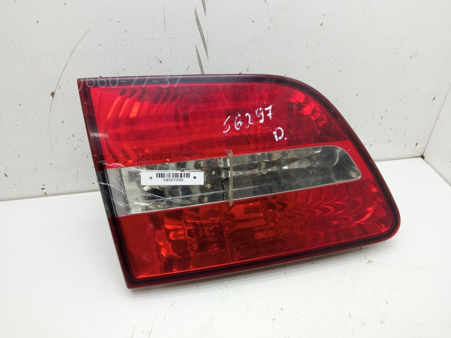 Фонарь задний внутренний левый