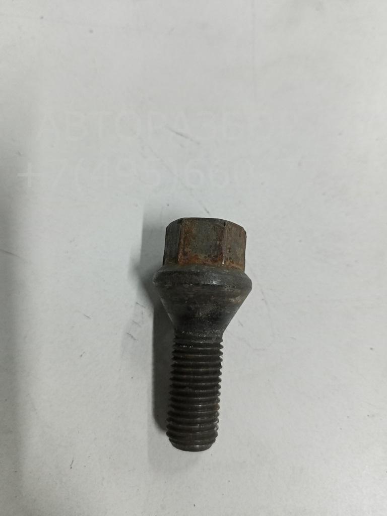 Болт колесный