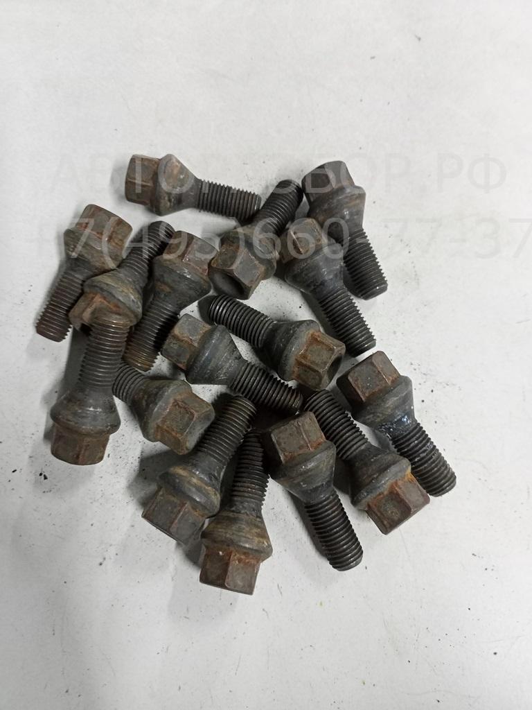 Болт колесный