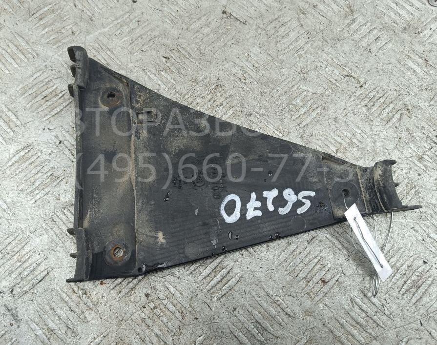 Кронштейн заднего бампера правый