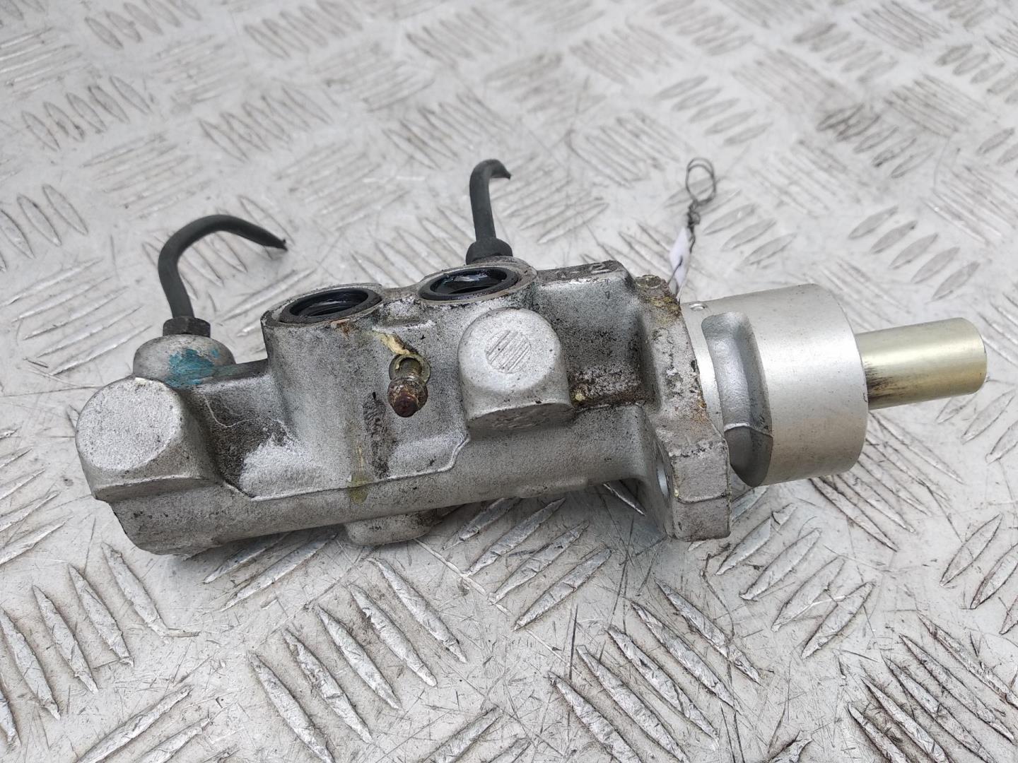 Цилиндр тормозной главный