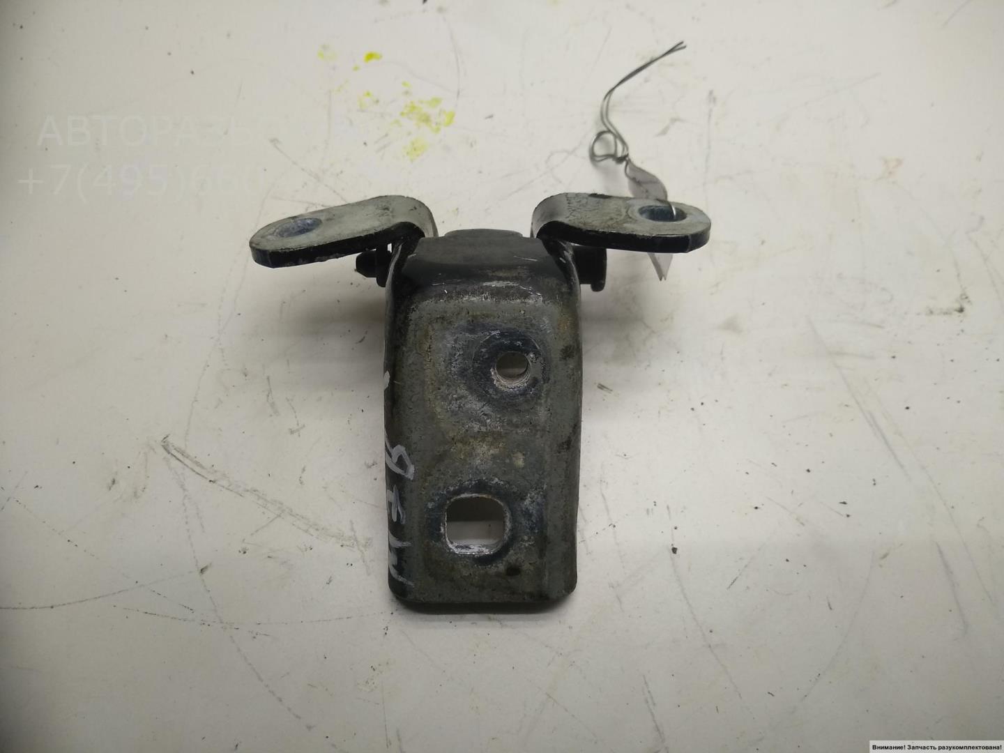 Петля двери