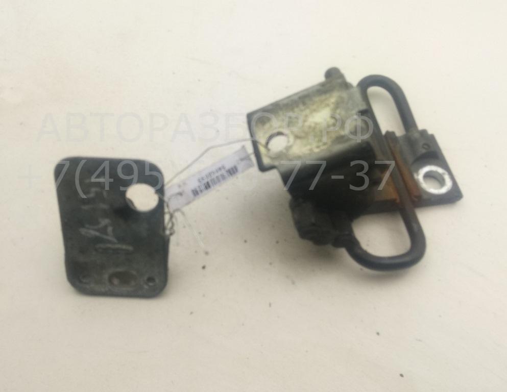 Петля двери