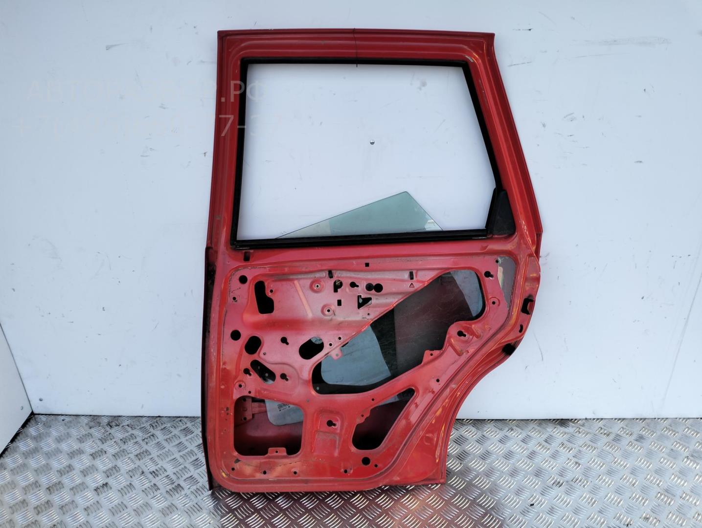 Дверь задняя правая