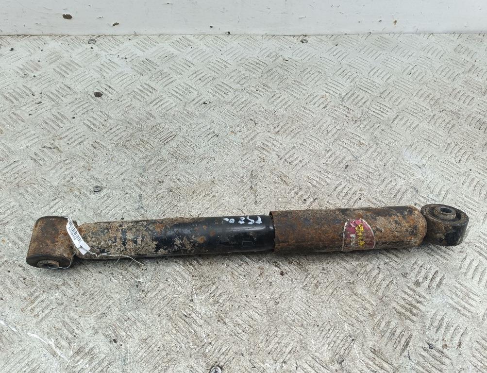 Амортизатор задний правый