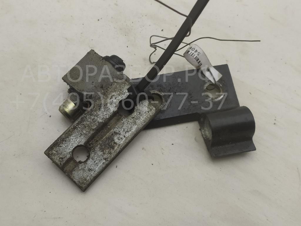 Петля двери