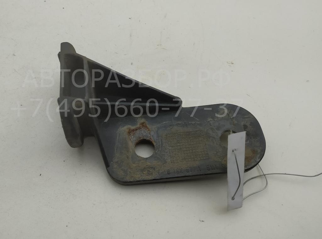 Кронштейн переднего бампера левый