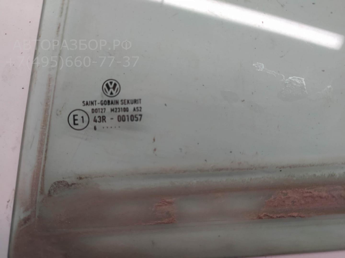 Стекло двери задней левой (форточка)