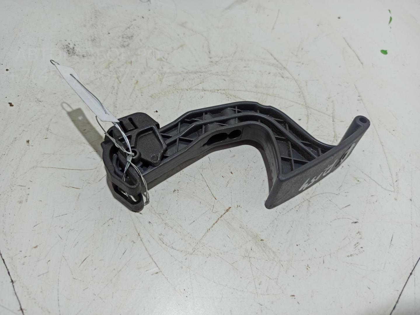 Ручка открывания капота