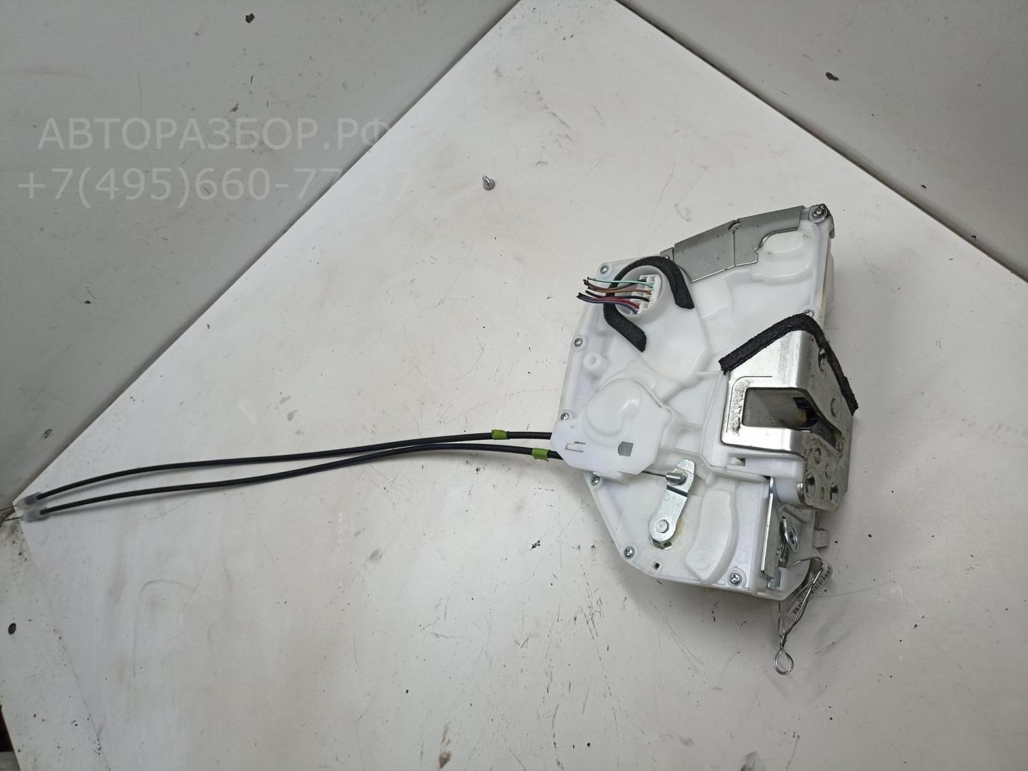 Замок двери передней правой