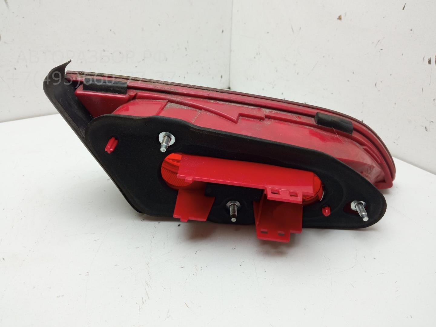 Фонарь задний внутренний правый