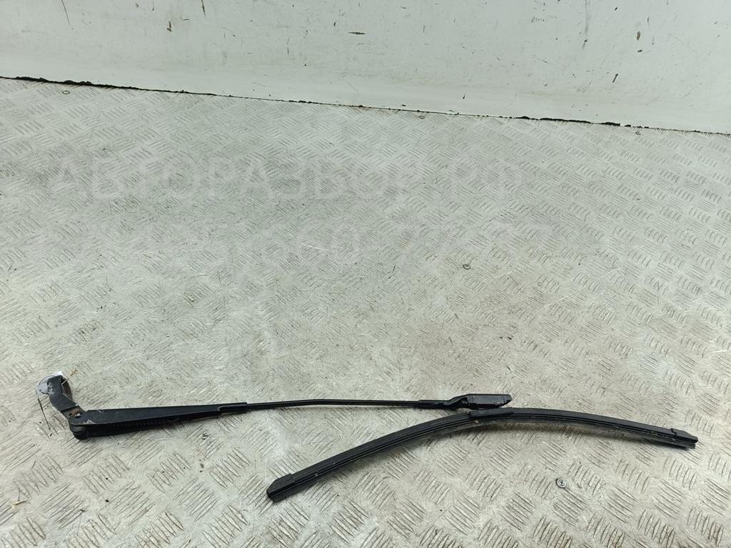 Поводок стеклоочистителя передний правый