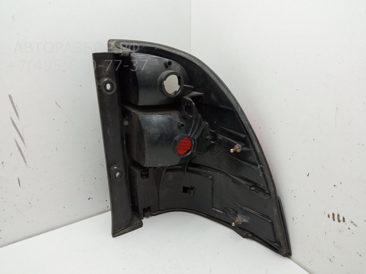 Фонарь задний левый