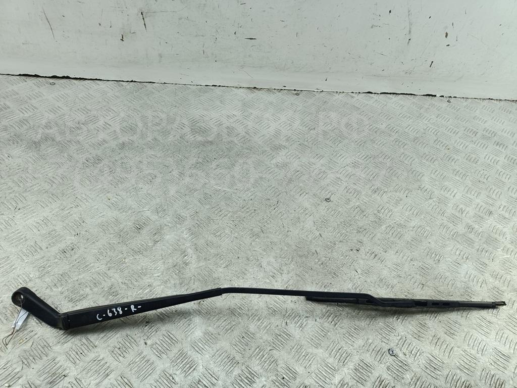 Поводок стеклоочистителя передний правый