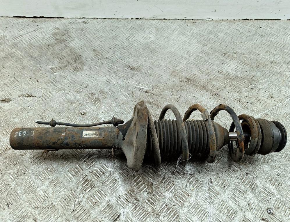 Амортизатор передний правый