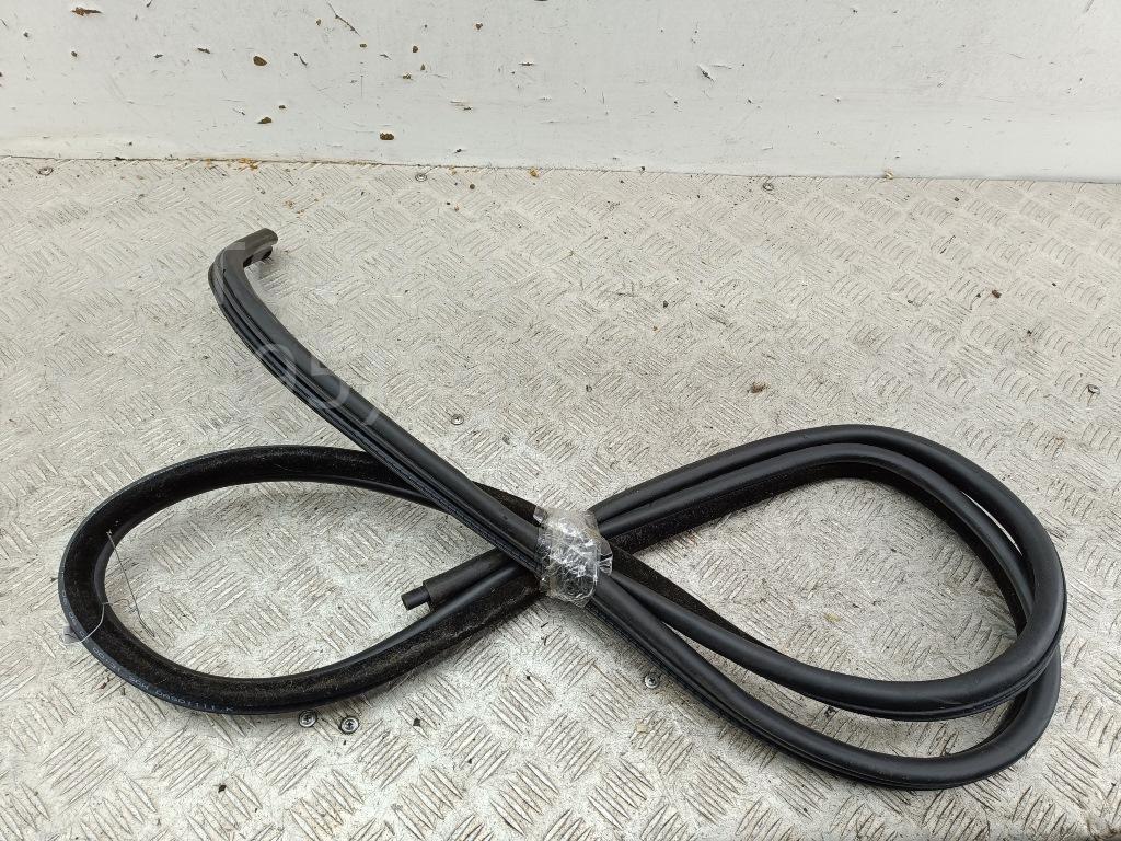 Уплотнитель двери