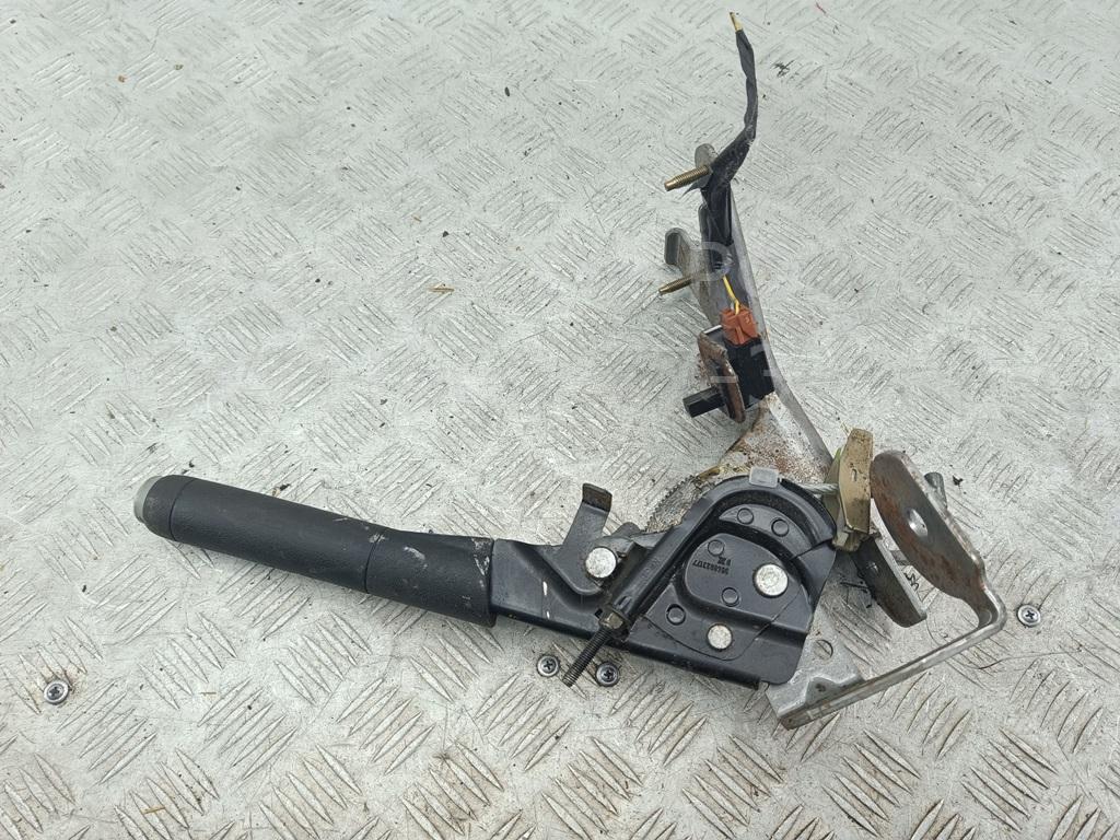 Рычаг стояночного тормоза