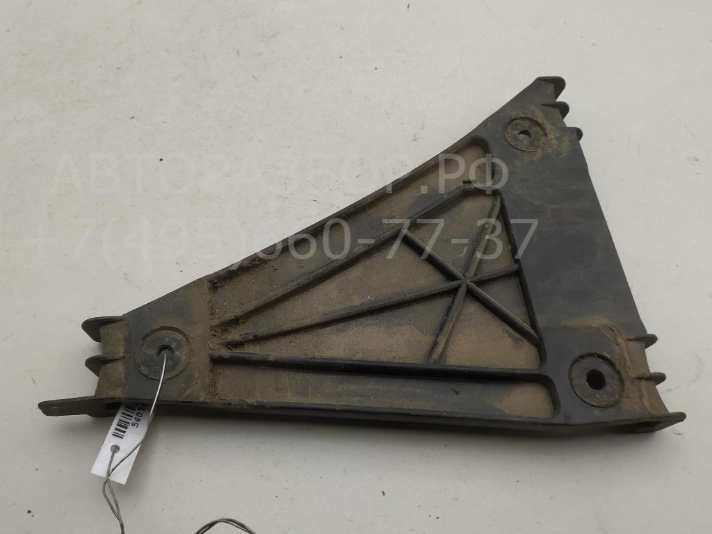 Кронштейн заднего бампера правый