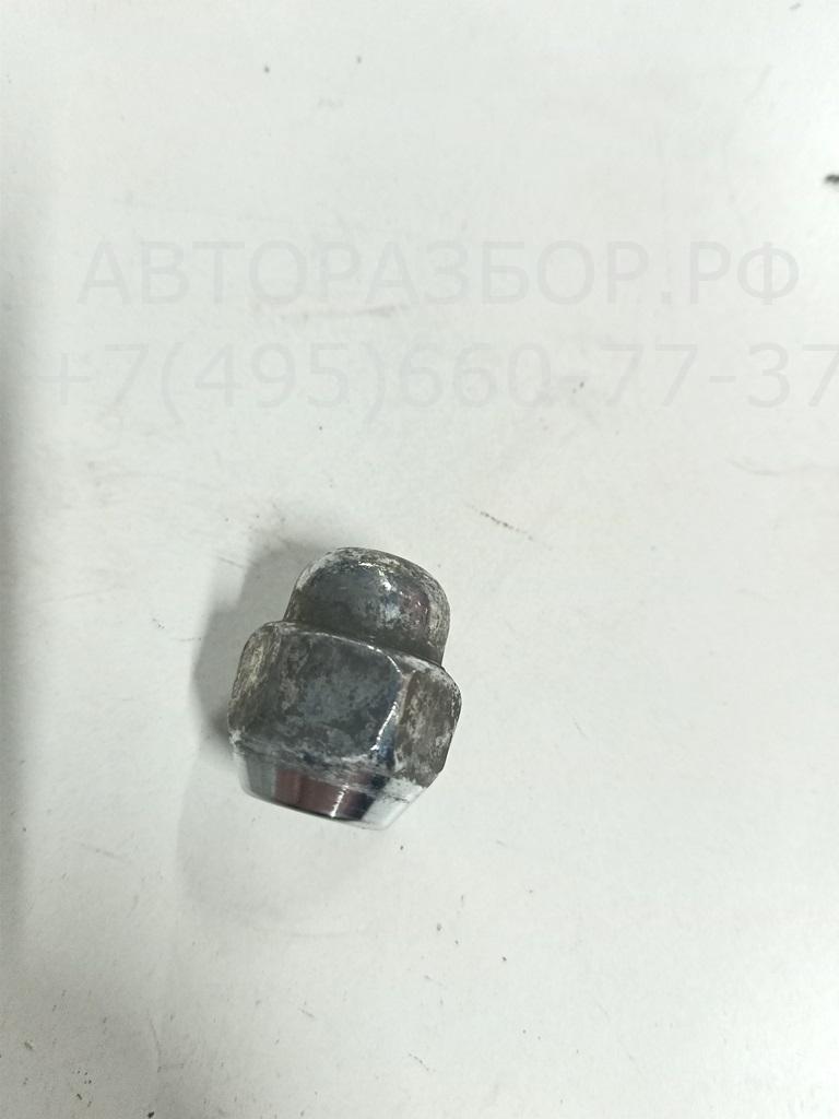 Болт колесный