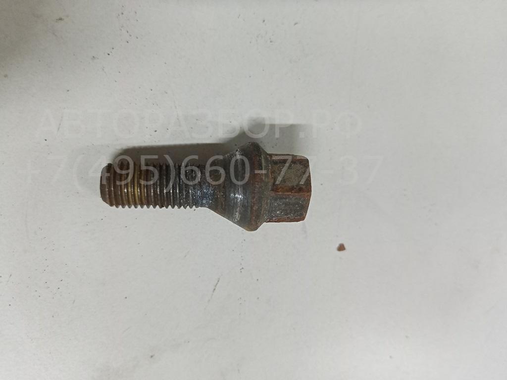 Болт колесный