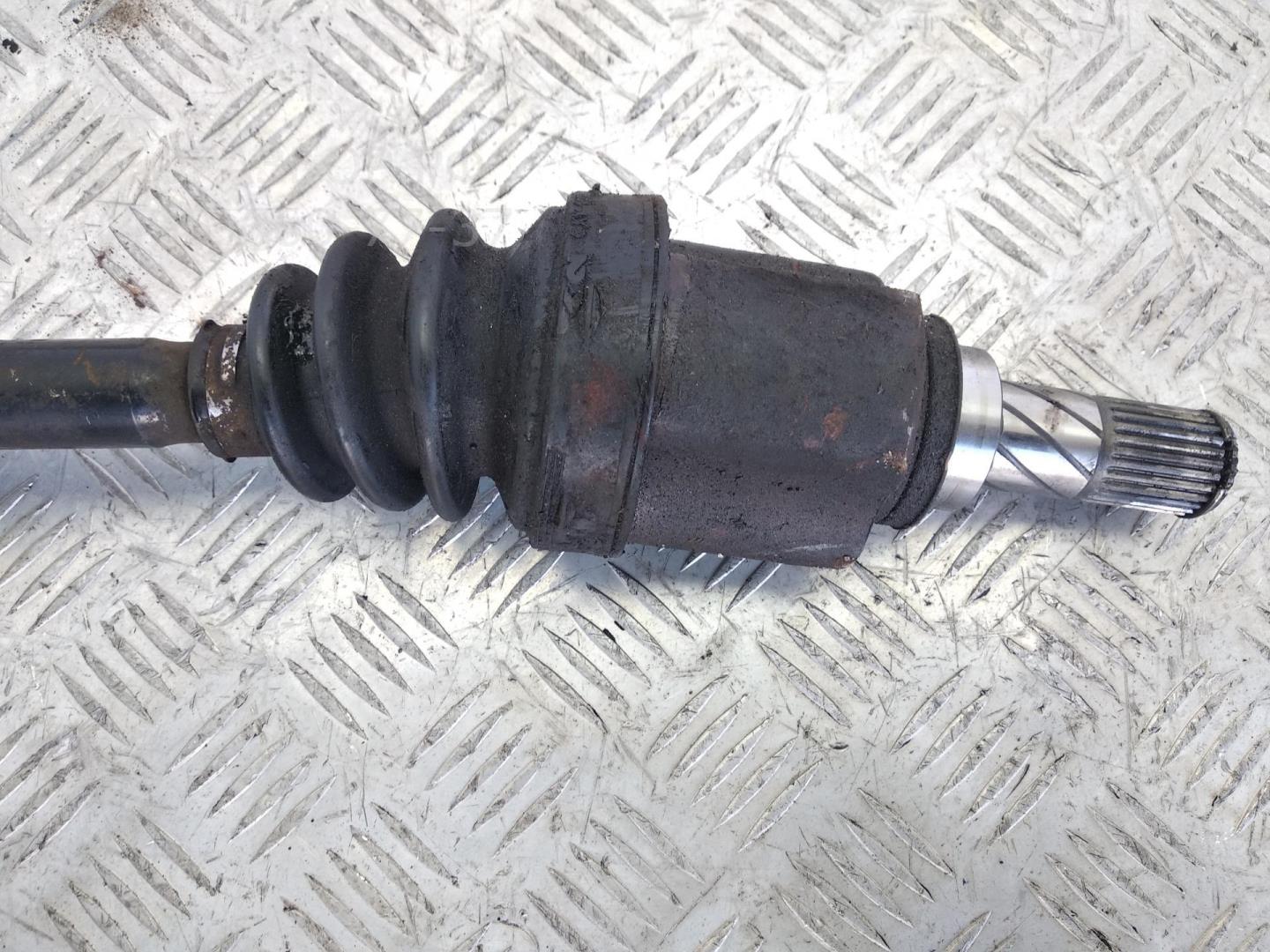 Полуось передняя правая