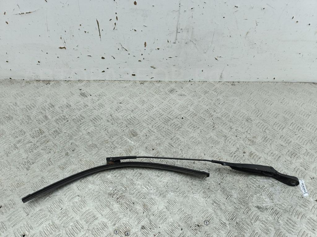 Поводок стеклоочистителя передний правый