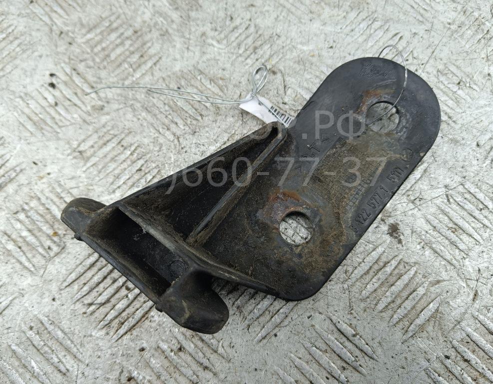 Кронштейн переднего бампера левый