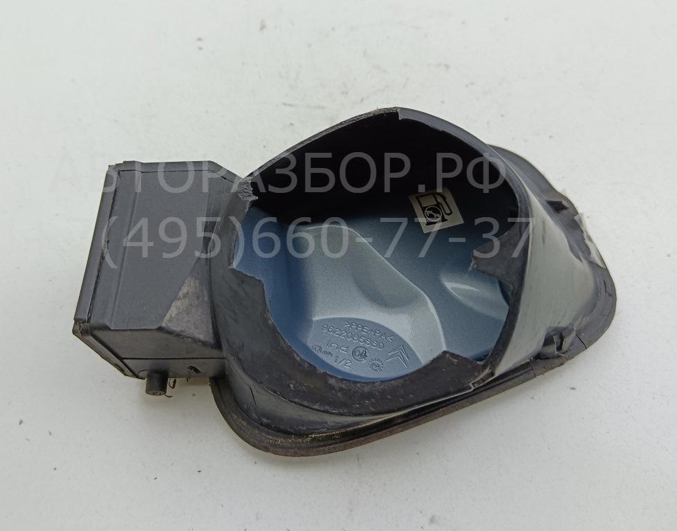 Лючок бензобака