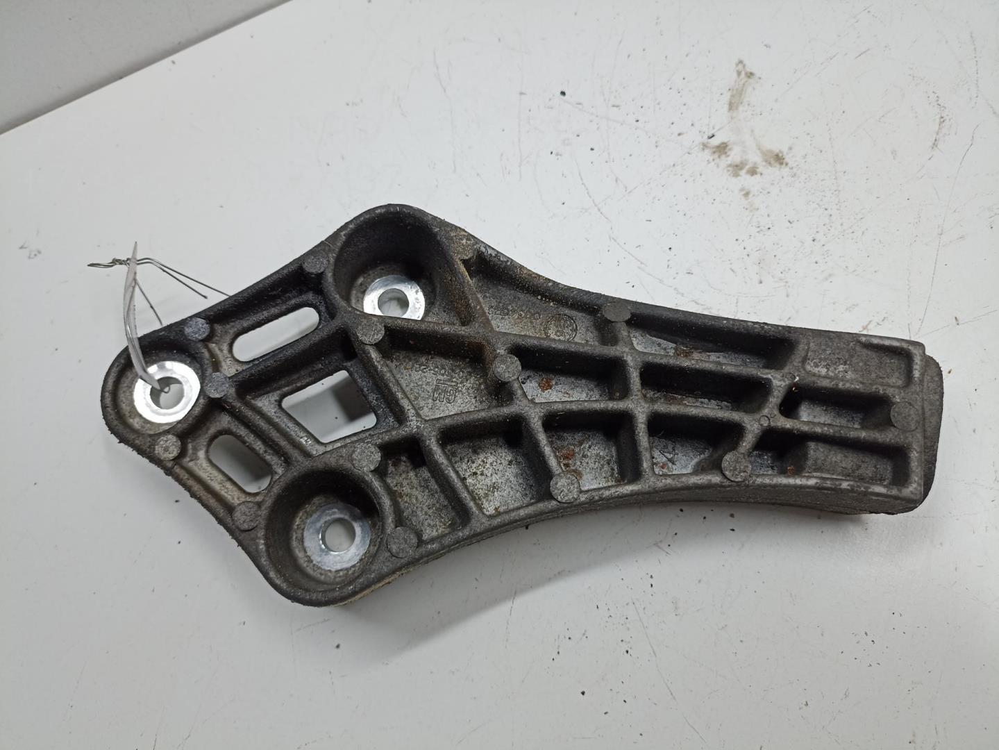 Опора двигателя