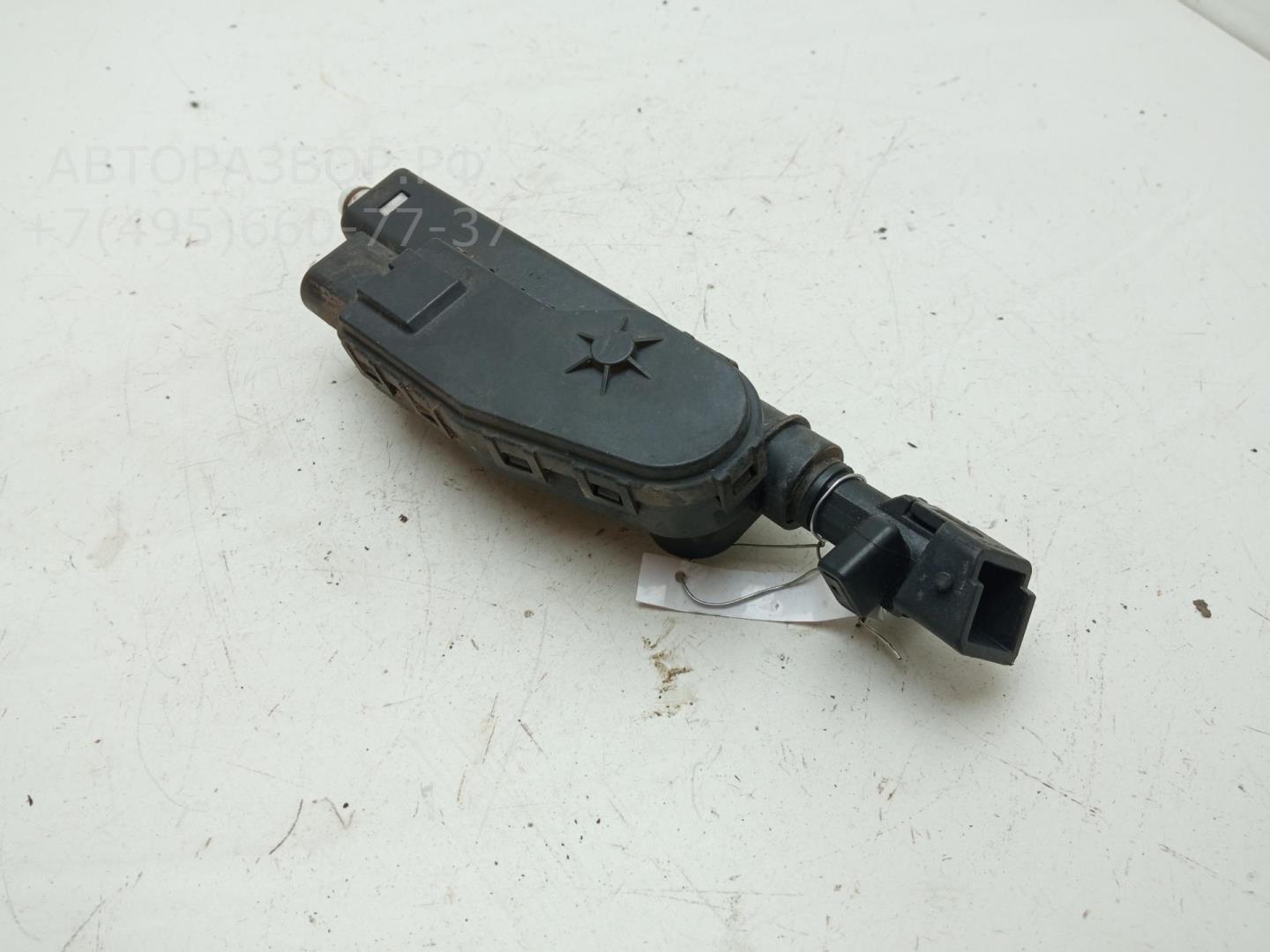 Форсунка омывателя лобового стекла