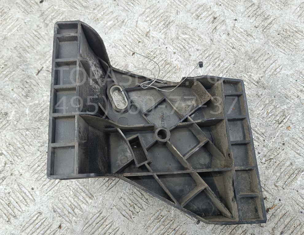 Кронштейн заднего бампера правый