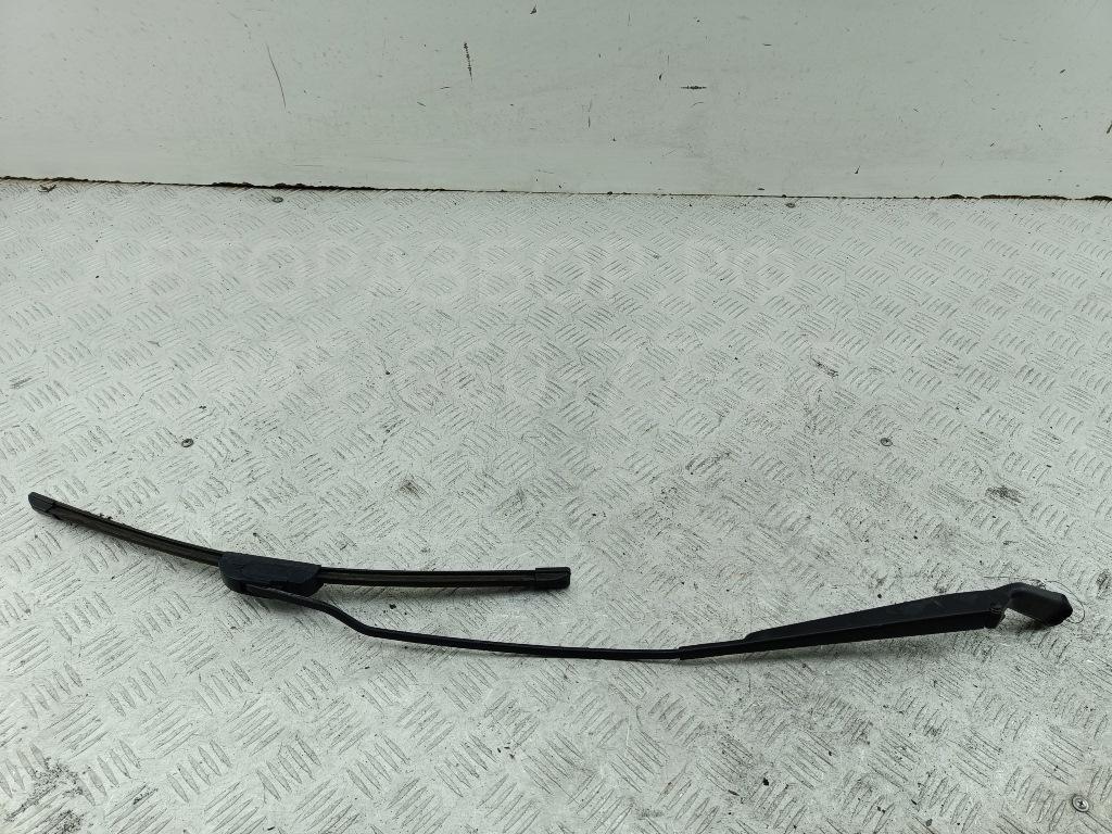 Поводок стеклоочистителя передний правый