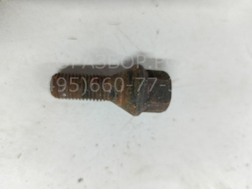 Болт колесный