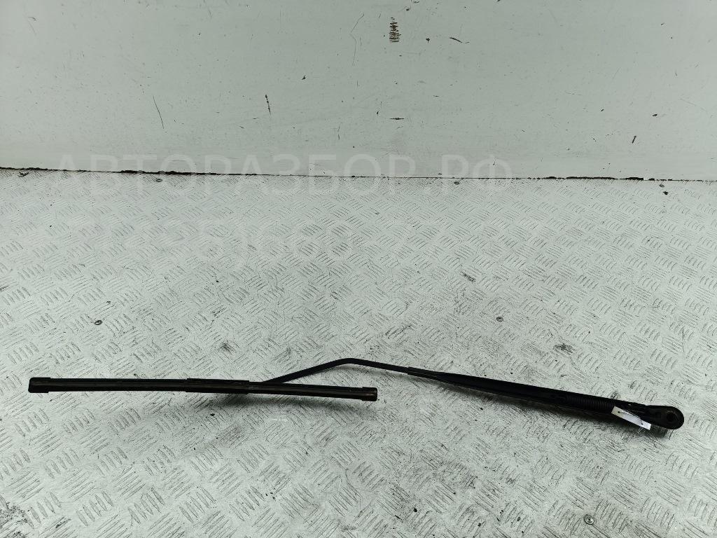 Поводок стеклоочистителя передний правый