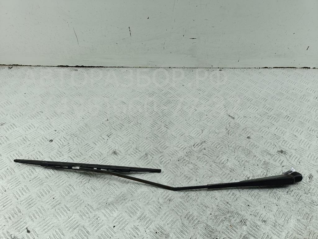 Поводок стеклоочистителя передний правый