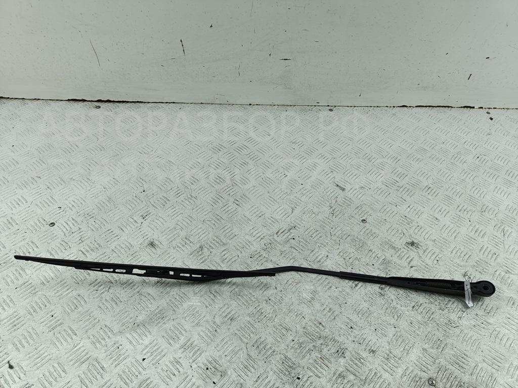 Поводок стеклоочистителя передний правый