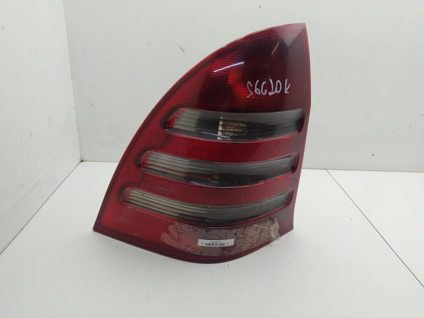 Фонарь задний левый