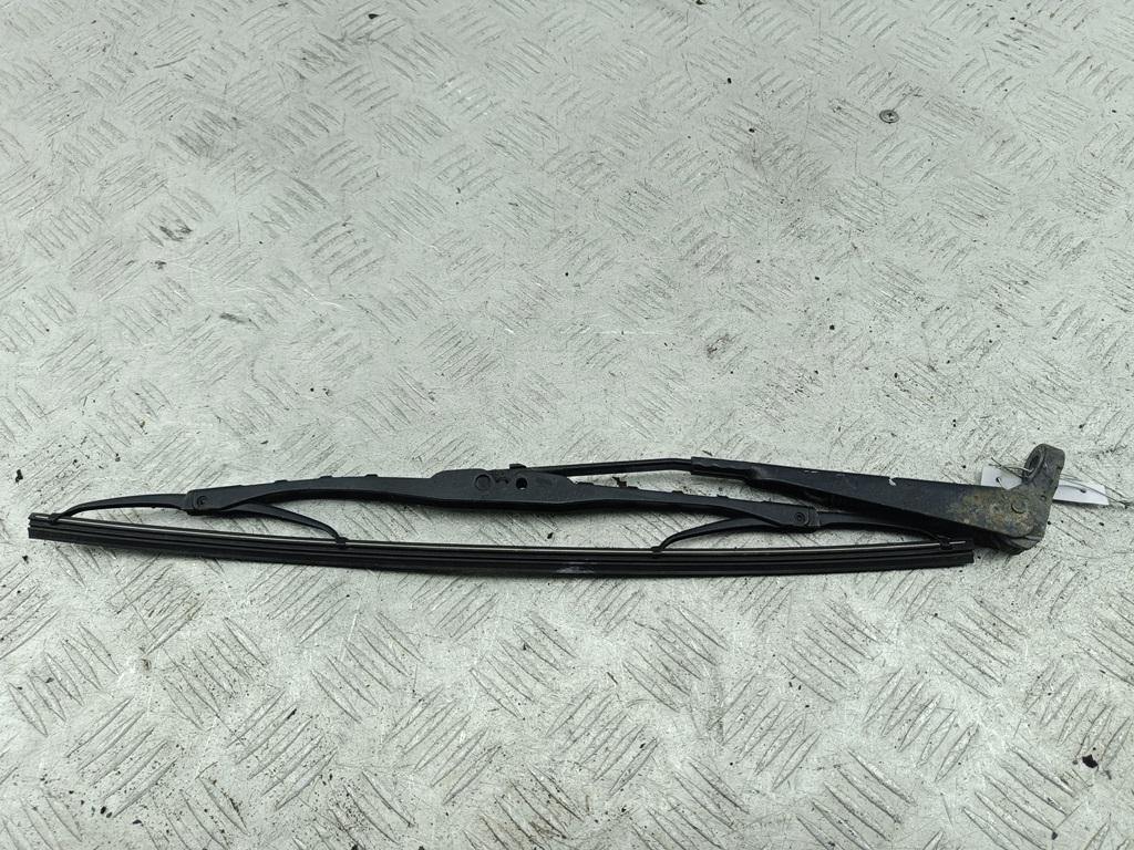 Поводок стеклоочистителя заднего