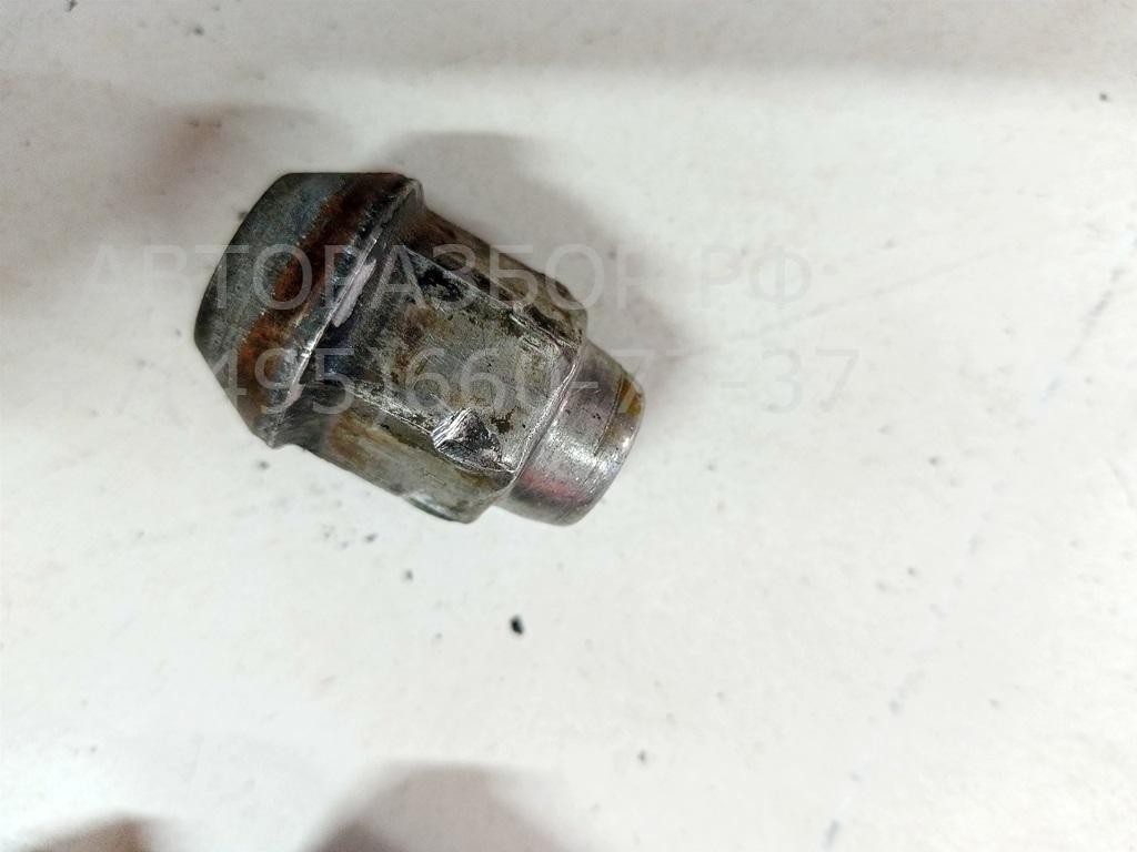 Болт колесный