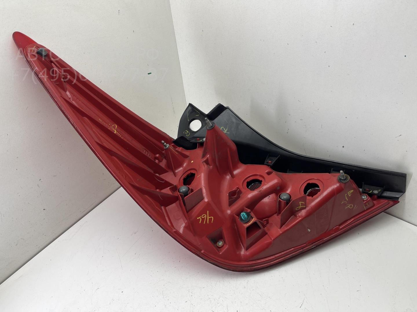 Фонарь задний правый