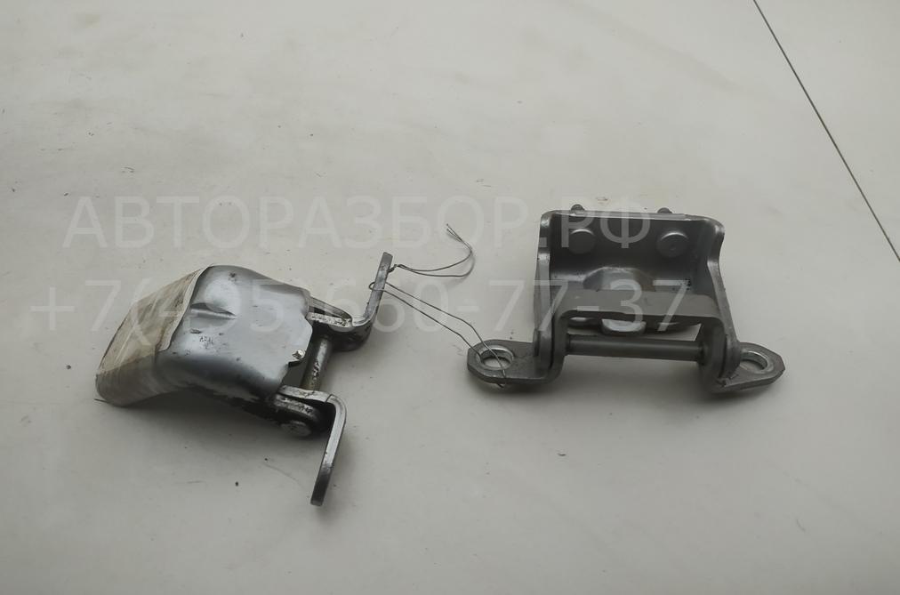 Петля двери