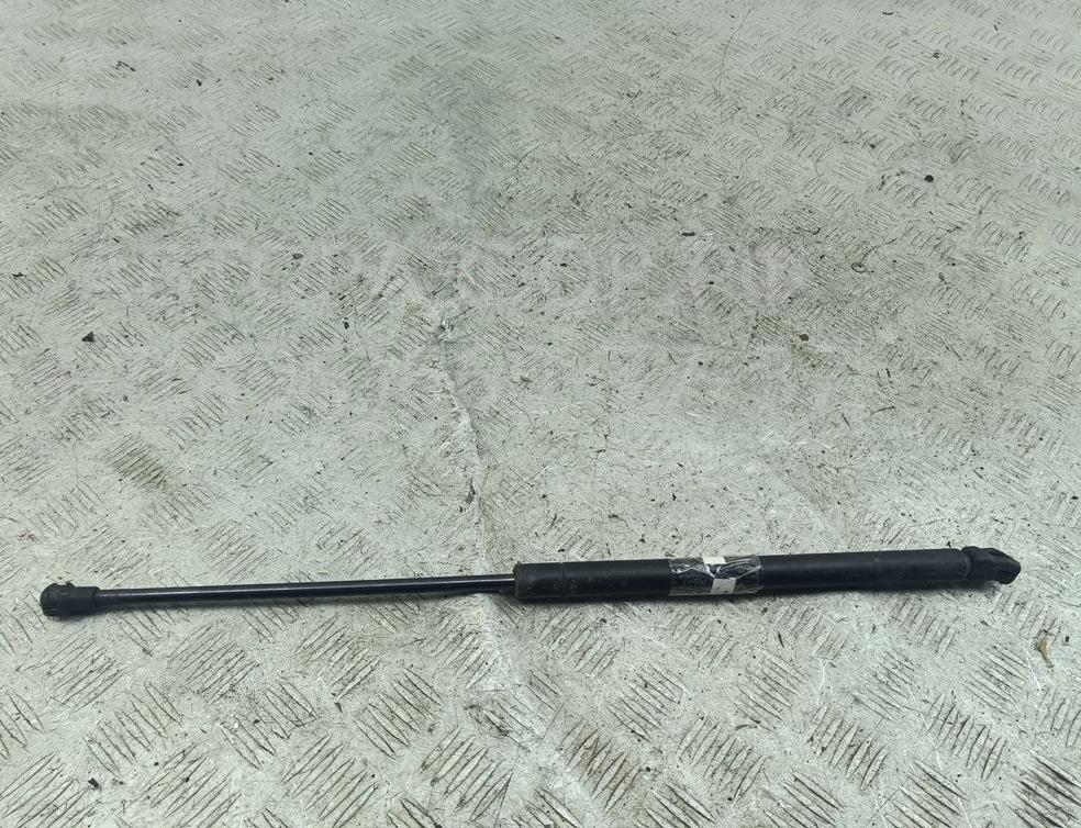 Амортизатор капота