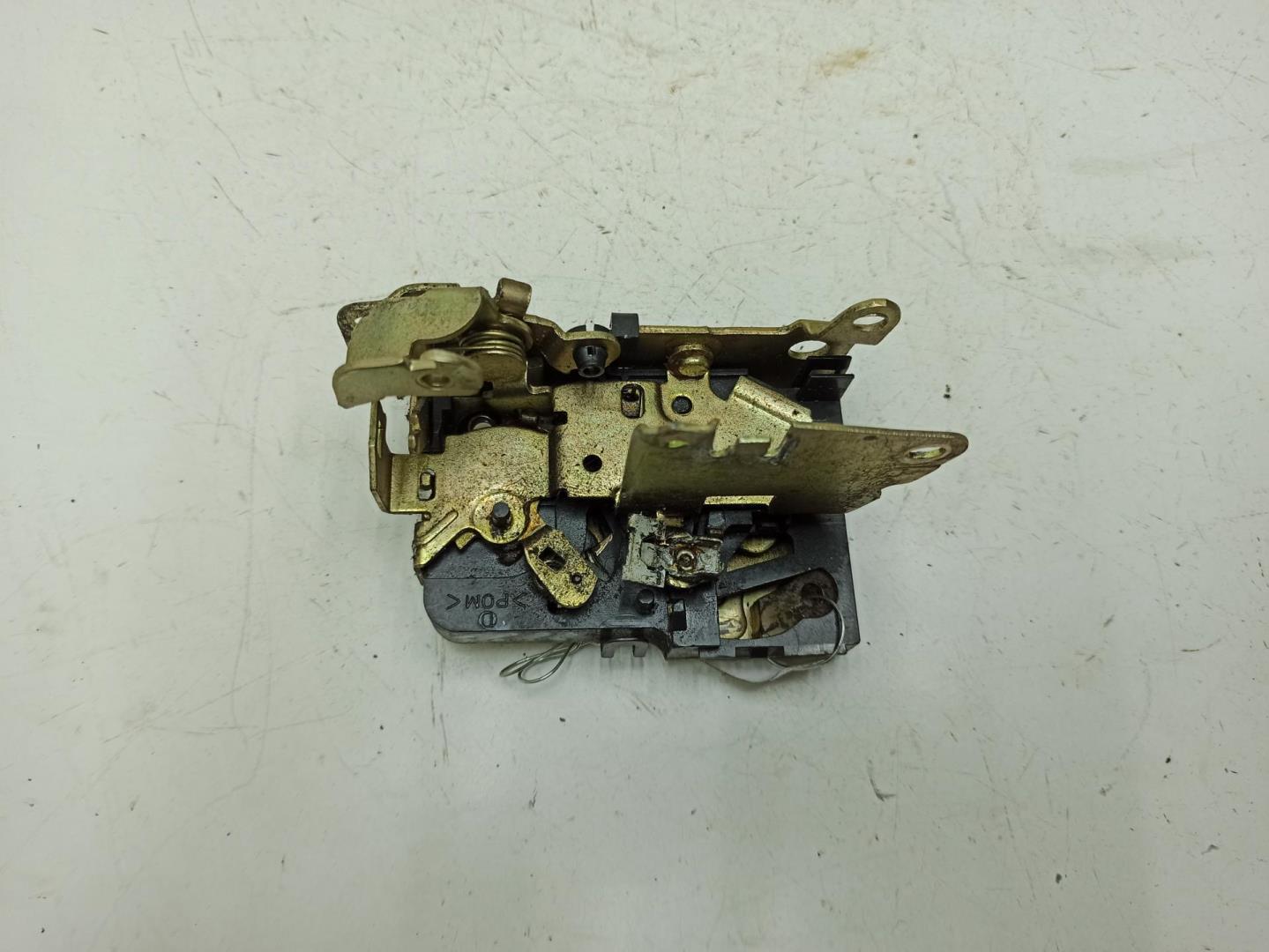 Замок двери задней правой