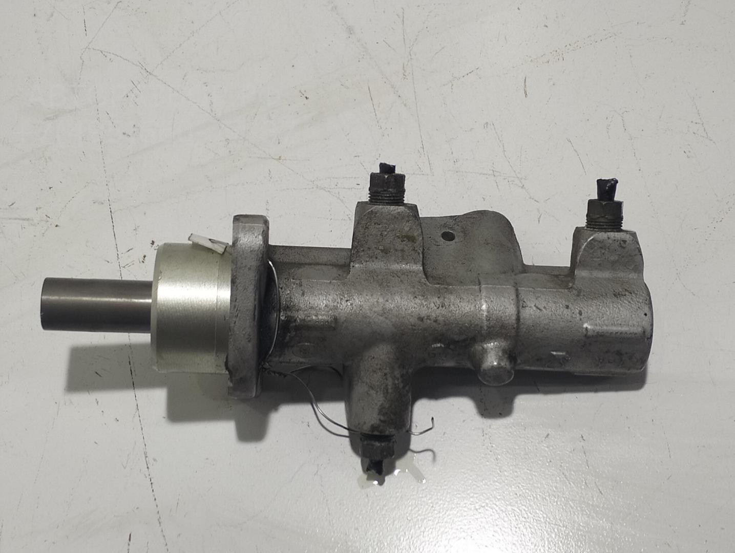 Цилиндр тормозной главный